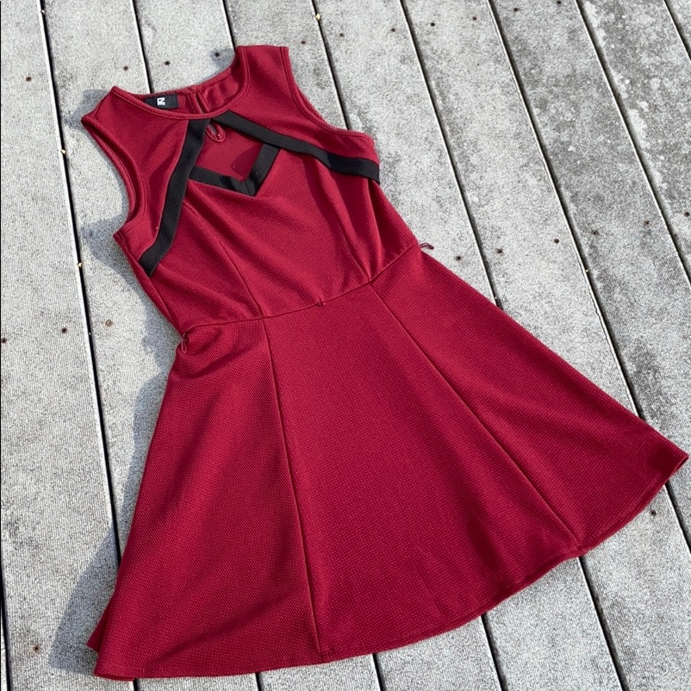 ❄️ Quilted Red and Black Dress
